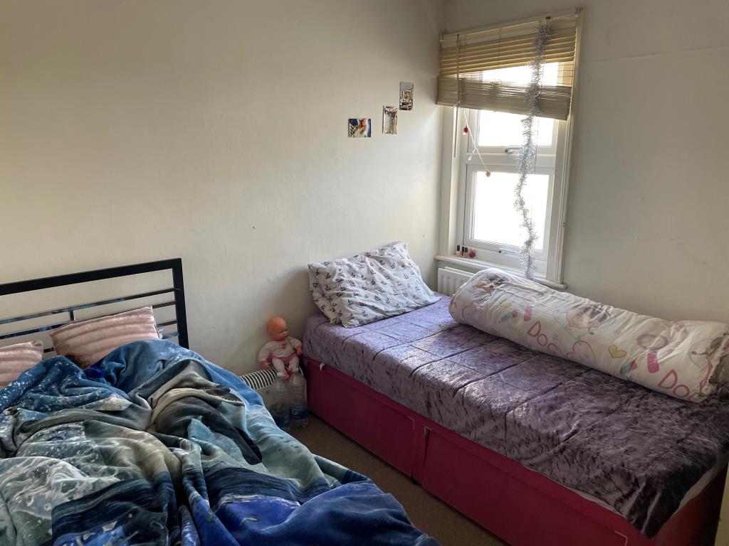 Lot: 74 - RESIDENTIAL INVESTMENT PRODUCING JUST UNDER £11,000 PER ANNUM -